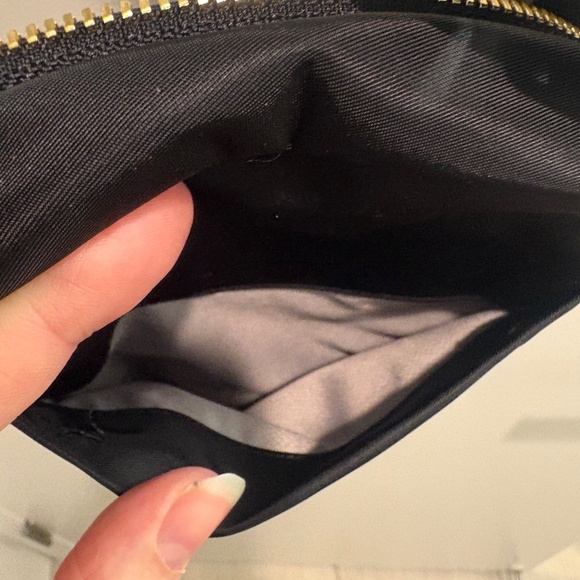 Nearly new Tumi crossbody bag - Picture 5 of 7